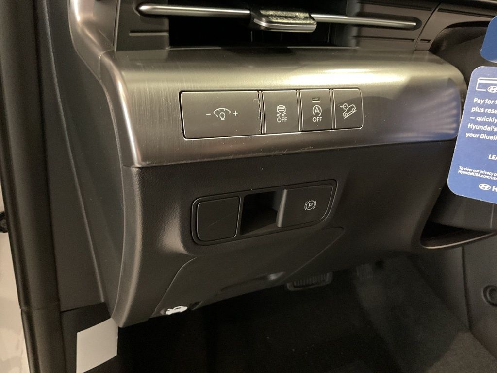 New 2026 White Hyundai SE image 11