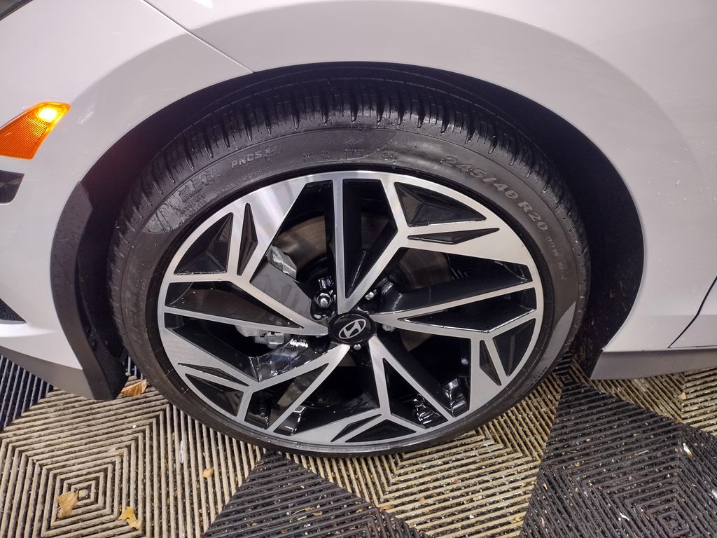 2025 Hyundai IONIQ 6 SEL