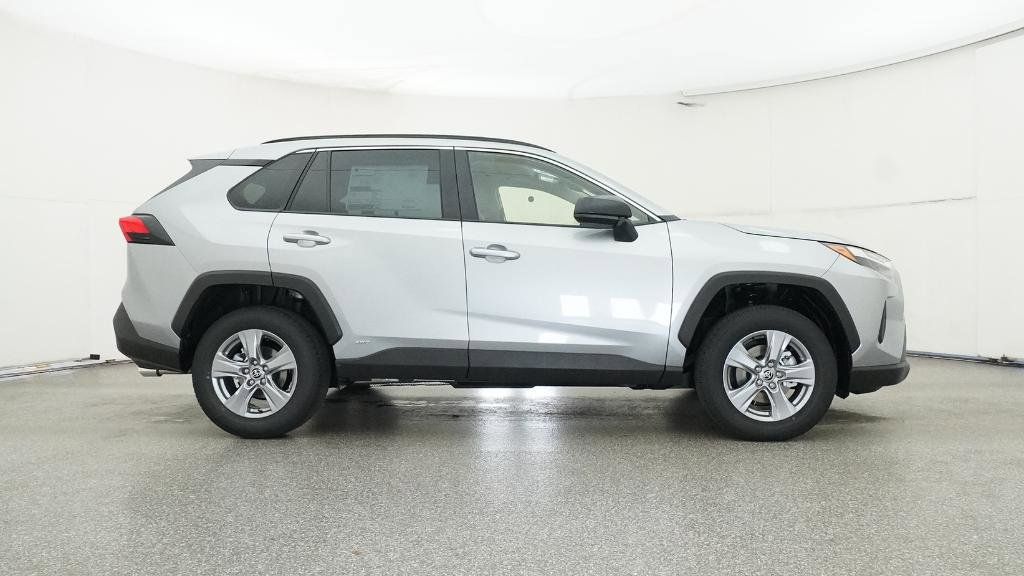 Thumbnail: 2025 Toyota RAV4 - 25