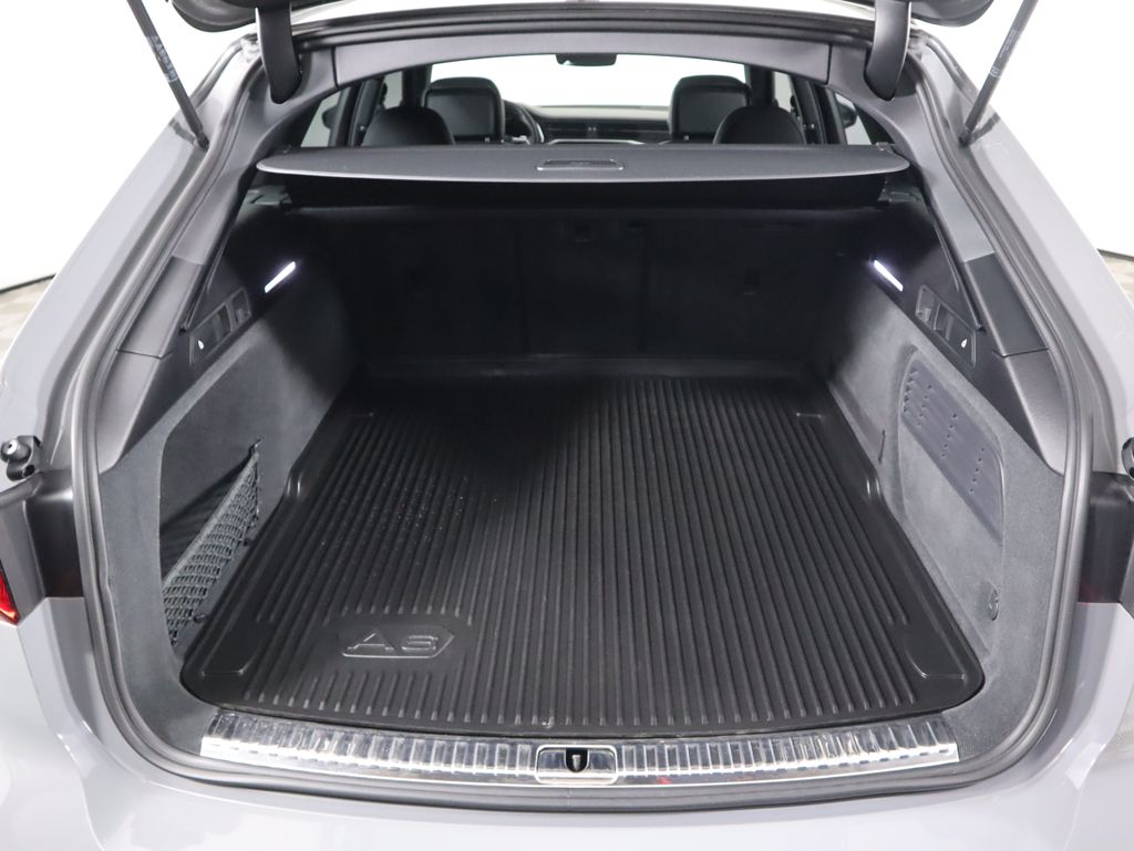 Thumbnail: 2022 Audi RS 6 - 29