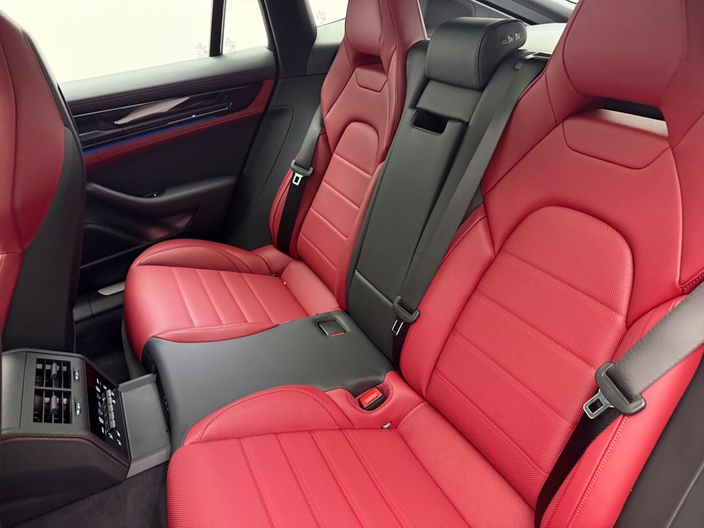Thumbnail: 2026 Porsche Panamera - 25