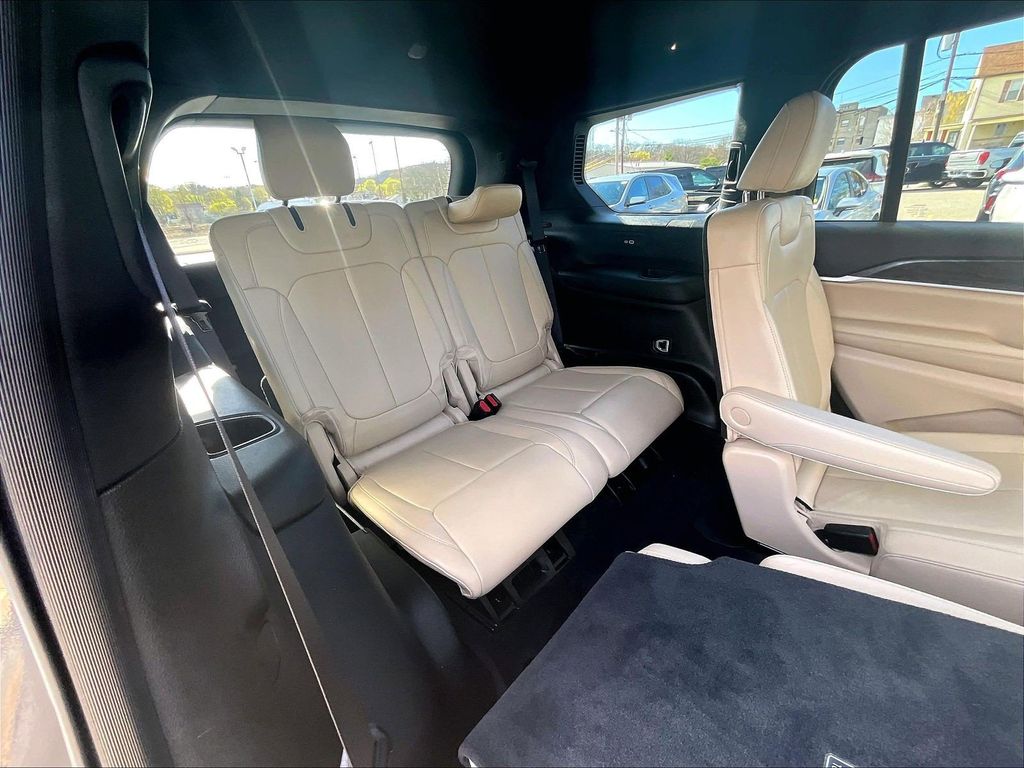 2023 Jeep Grand Cherokee L — photo 17