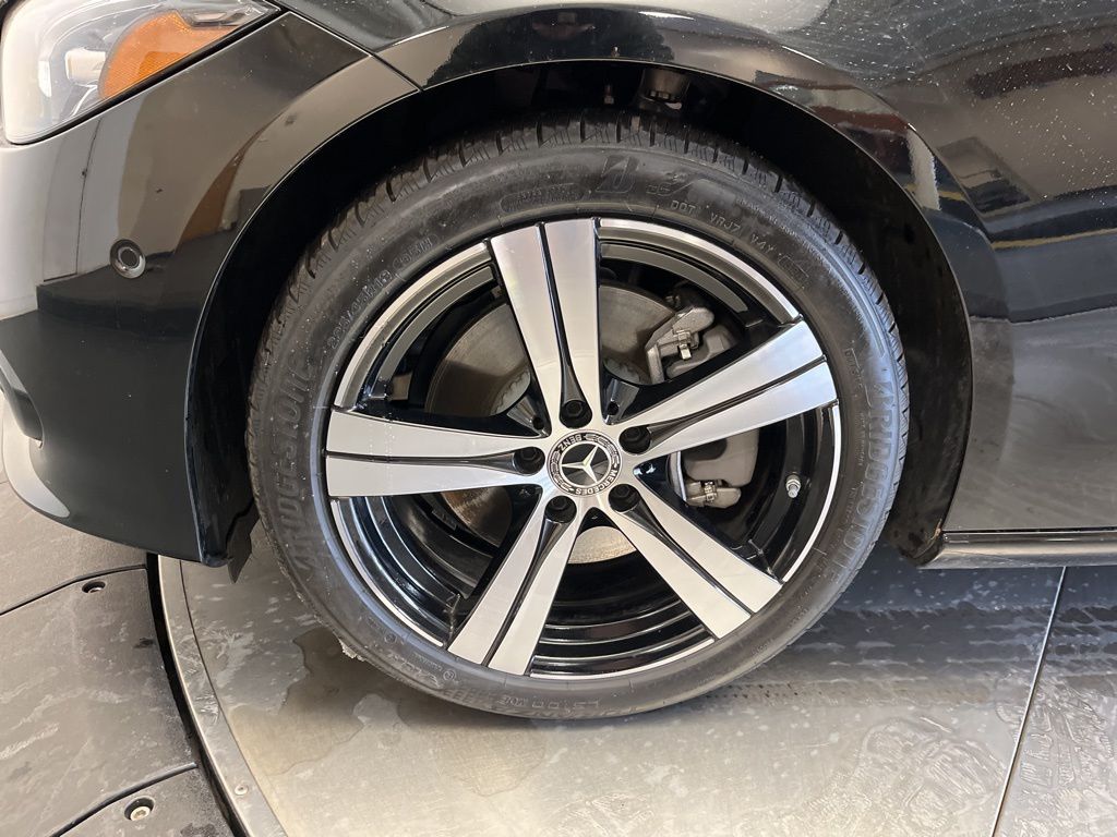 Thumbnail: 2025 Mercedes-Benz C-Class - 10