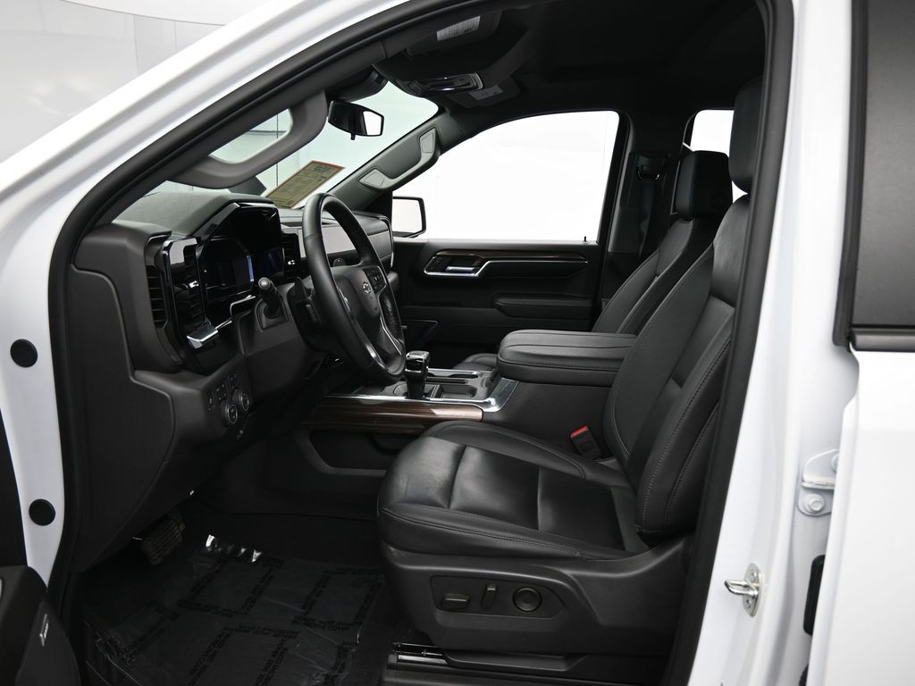 Used 2024 Summit White Chevrolet LT Trail Boss image 11