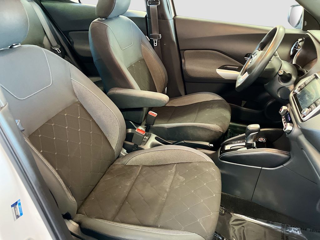 Used 2019 White Nissan SV image 25