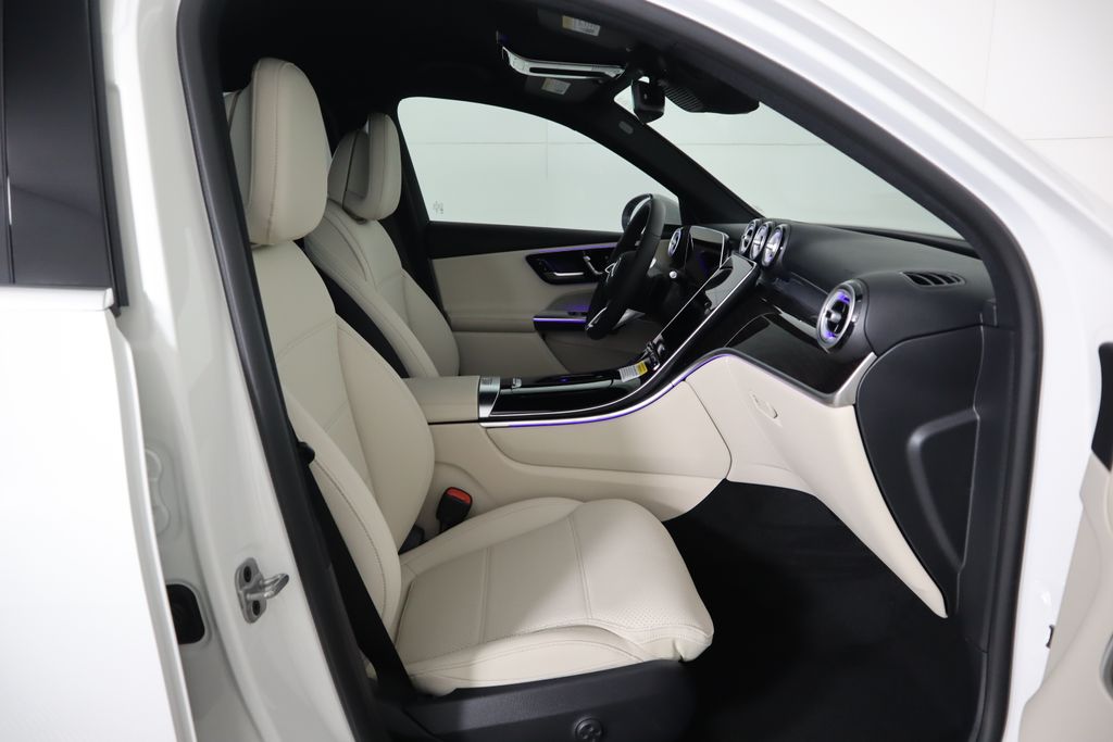 2025 Mercedes-Benz GLC 300 22