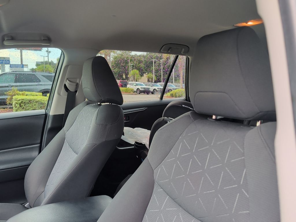2020 Magnetic Gray Metallic Toyota RAV4 XLE FWD SUV