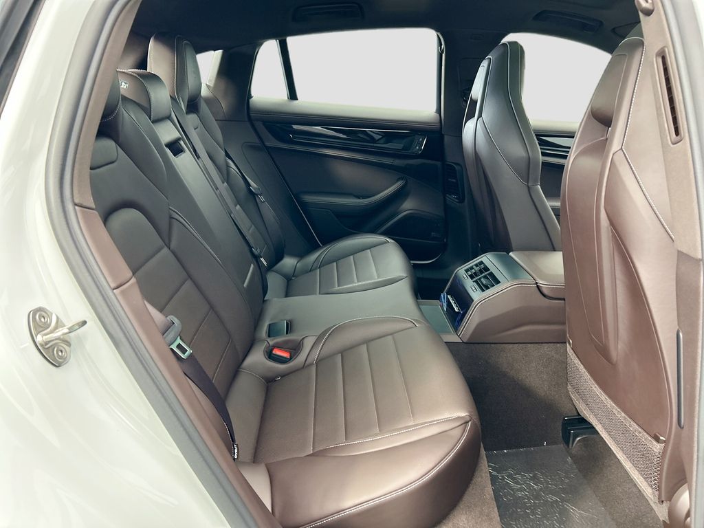 Thumbnail: 2026 Porsche Panamera - 23