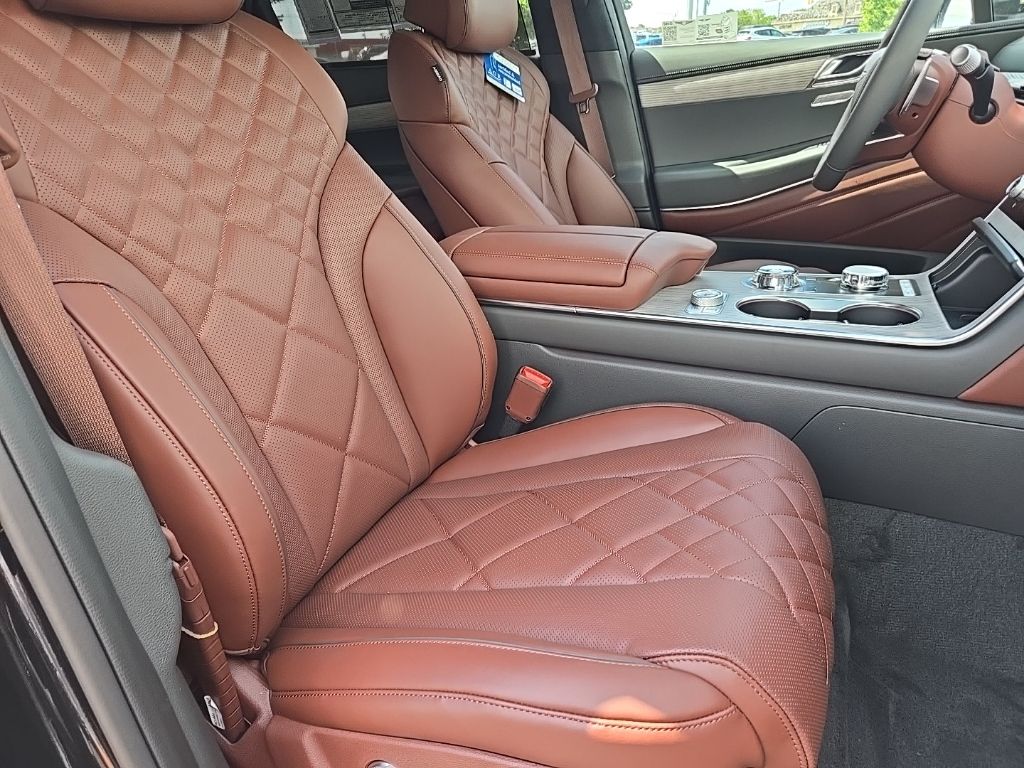 Thumbnail: 2025 Genesis GV80 - 22