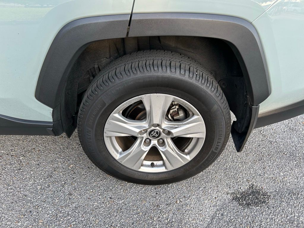 2021 Toyota RAV4 XLE 9
