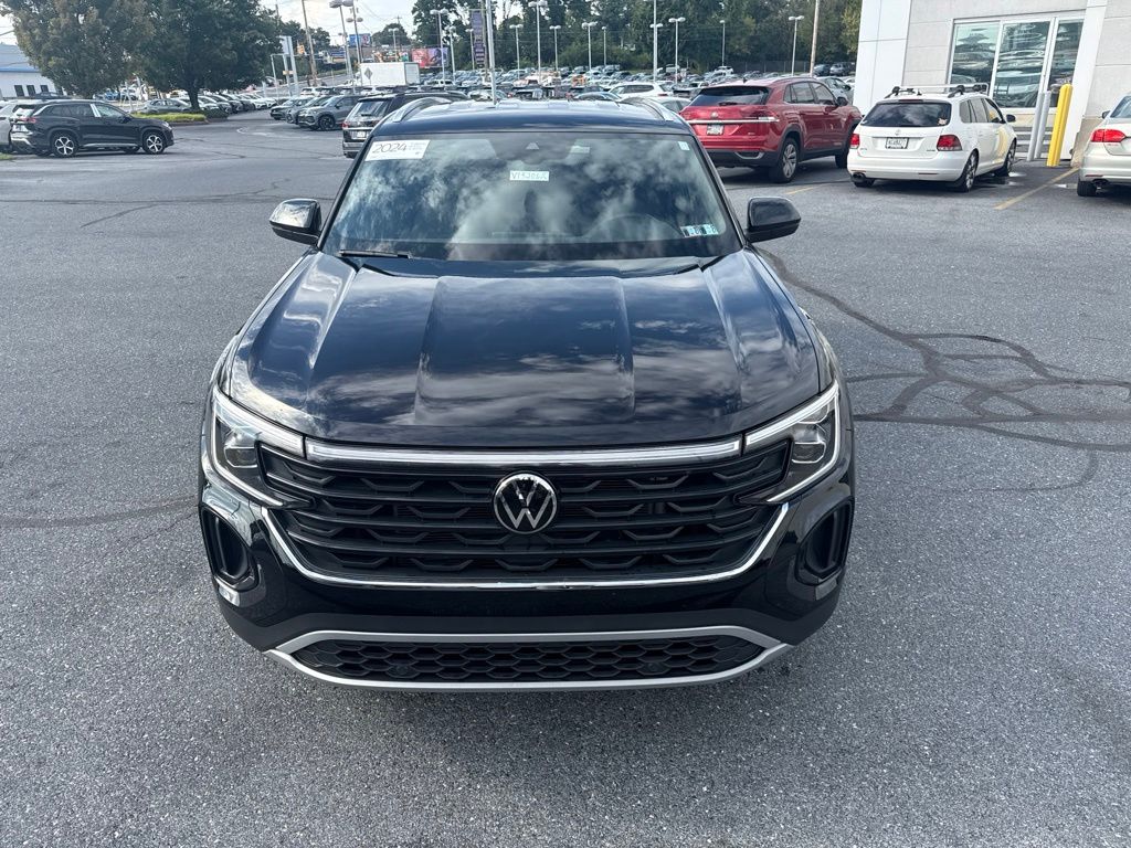 2024 Volkswagen Atlas Cross Sport 2.0T SE Black at Subaru and VW of Moon Township