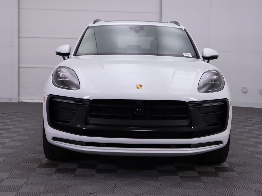 2024 Porsche Macan  2