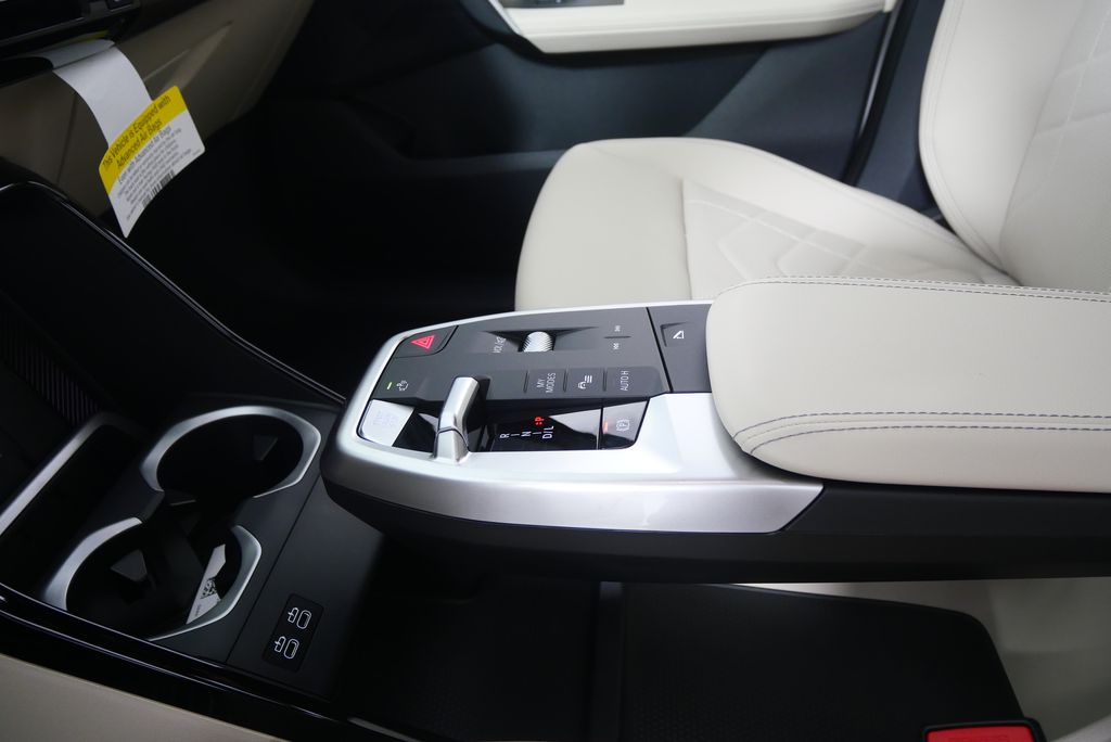 Thumbnail: 2025 BMW X1 - 21
