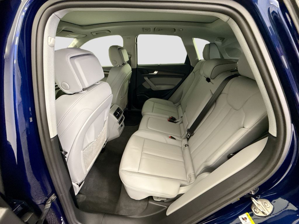 Thumbnail: 2025 Audi Q5 - 20