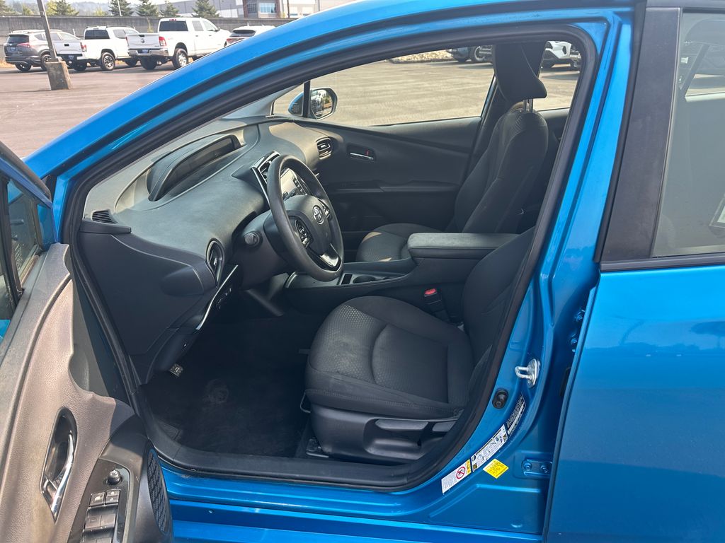 2022 Toyota Prius LE AWD-e