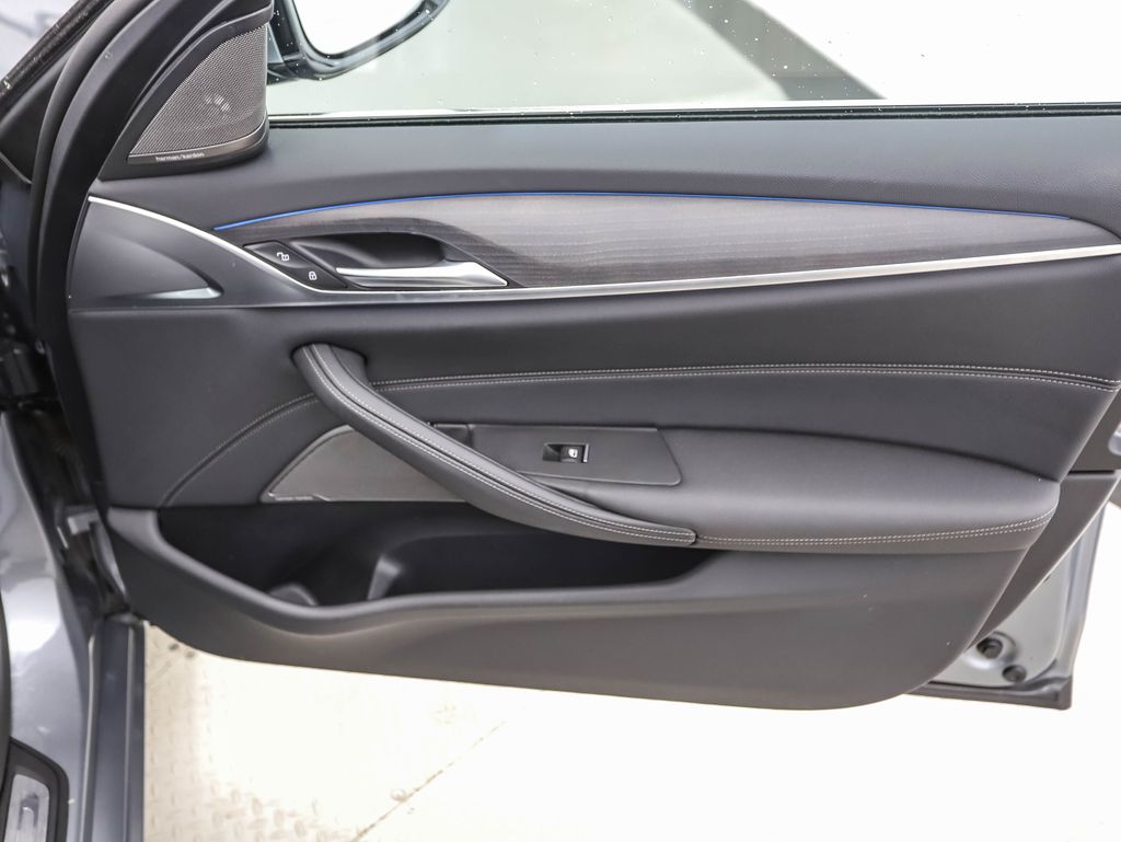 Thumbnail: 2023 BMW 5 Series - 29