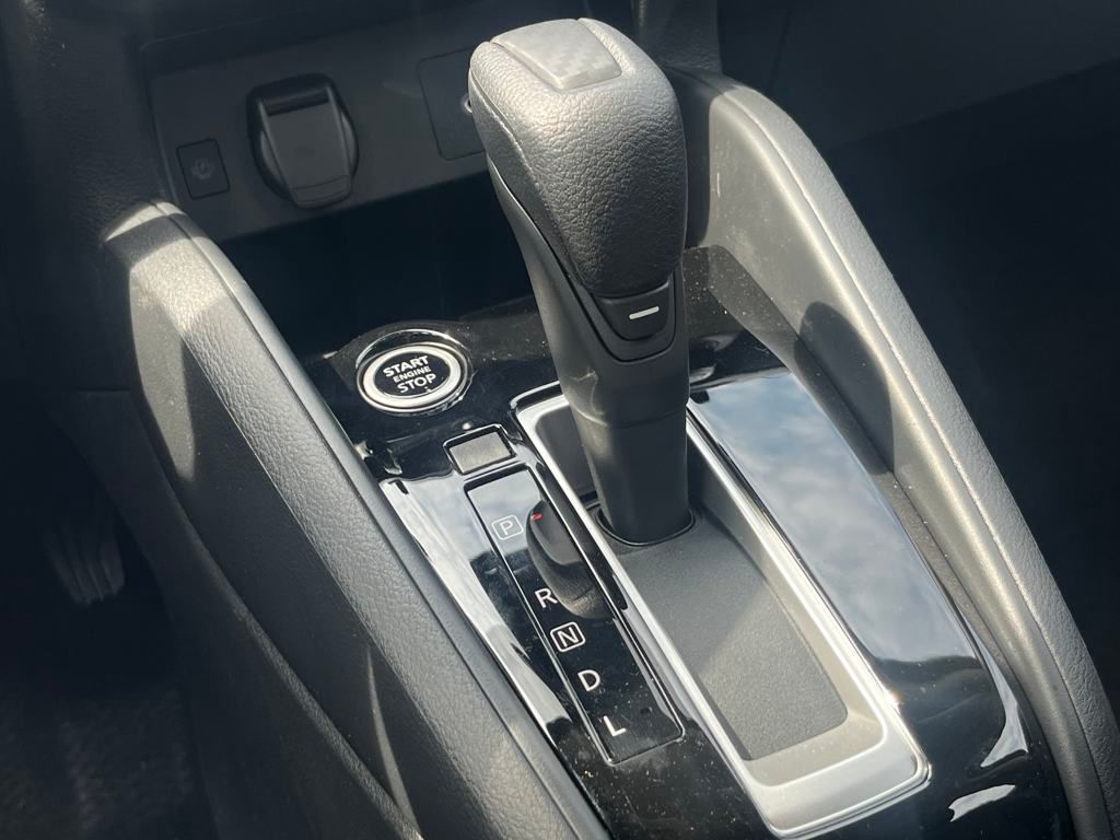 2025 Nissan Versa 1.6 SV photo