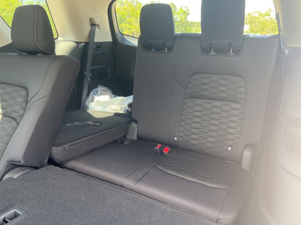 2025 Glacier White Nissan Pathfinder S FWD SUV