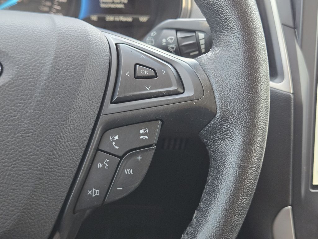 2022 Ford Edge SEL Silver at Autostrade