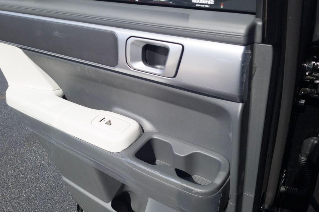 New 2027 Gray Hyundai SE image 18