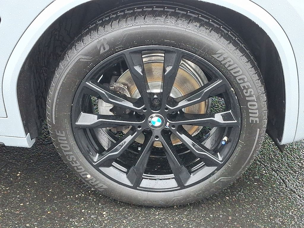 Thumbnail: 2023 BMW X4 - 8