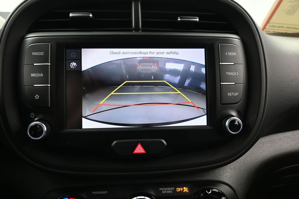 Used 2024 Snow White Pearl Kia LX image 19