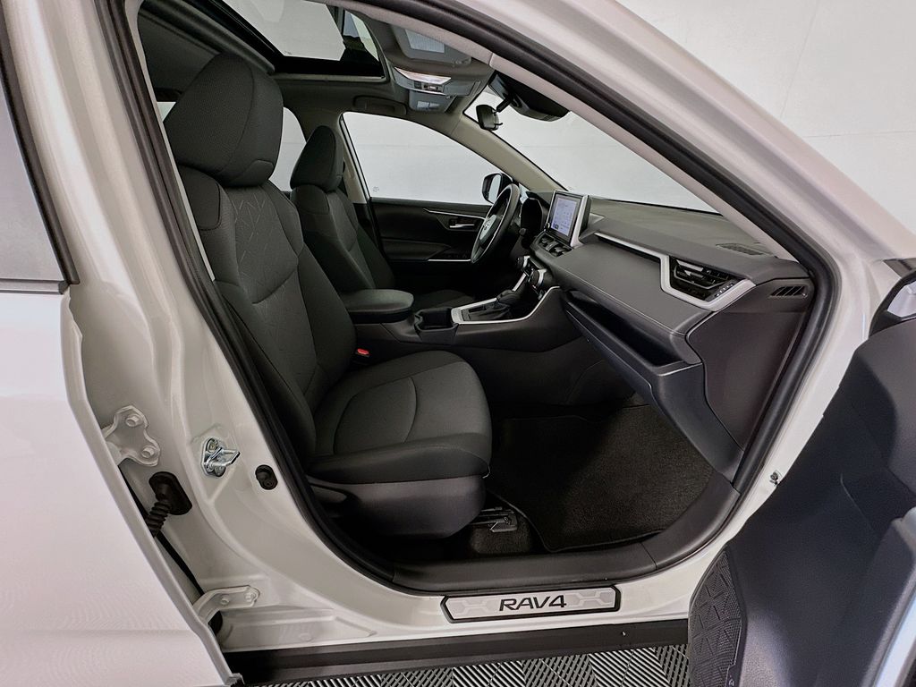 Thumbnail: 2025 Toyota RAV4 - 28