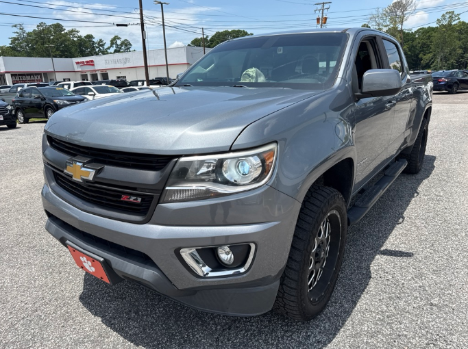 Gray (Satin Steel Metallic) 2018 Chevrolet Colorado Pickup Truck Four-Wheel Drive 8-Speed Automatic