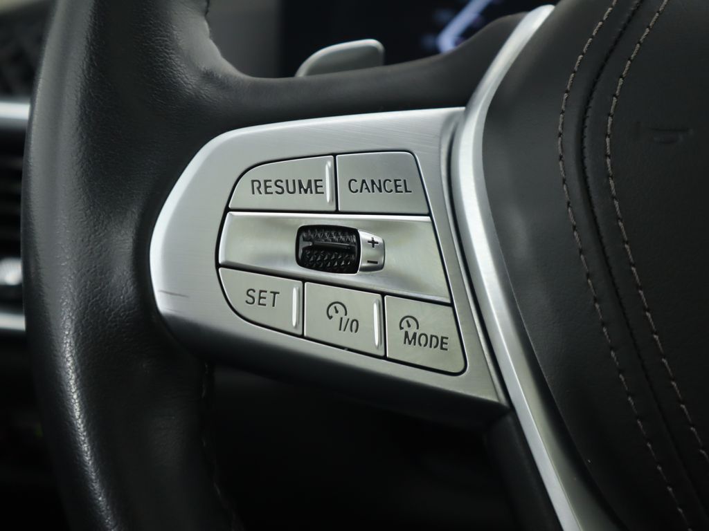 Thumbnail: 2023 BMW X7 - 11