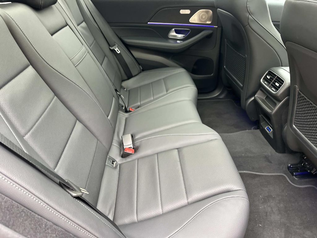 Thumbnail: 2026 Mercedes-Benz GLE - 12