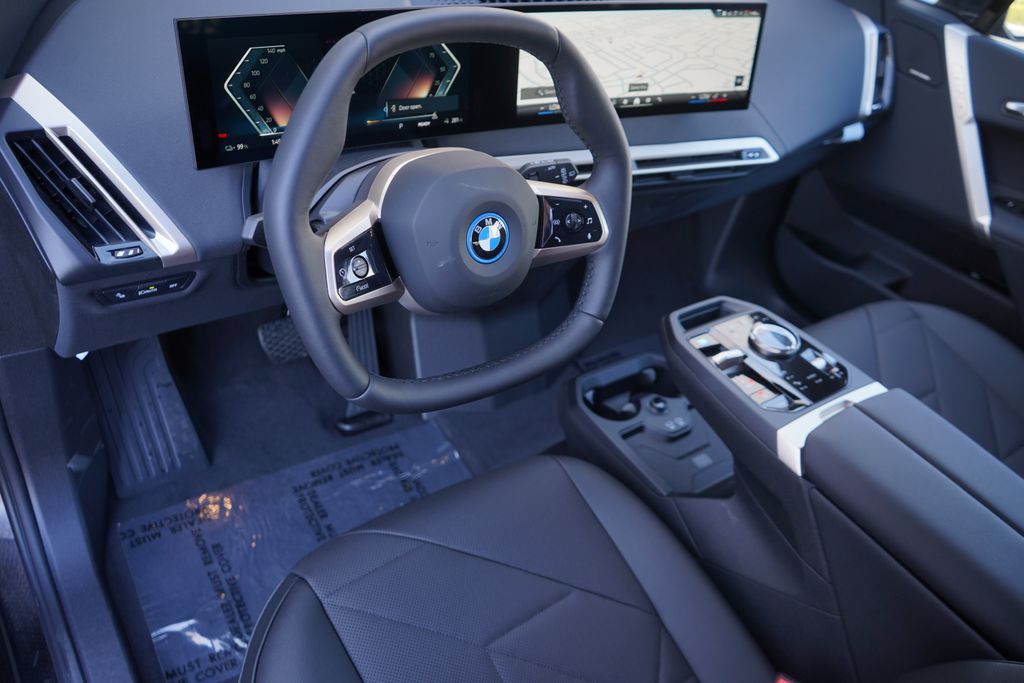 2025 BMW iX xDrive50 12