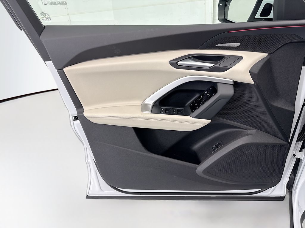 Thumbnail: 2026 Audi Q5 - 23