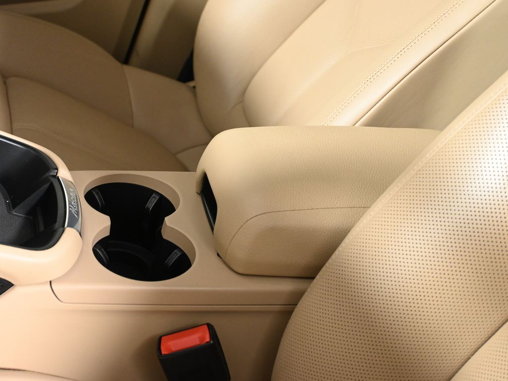 Thumbnail: 2024 Porsche Macan - 29