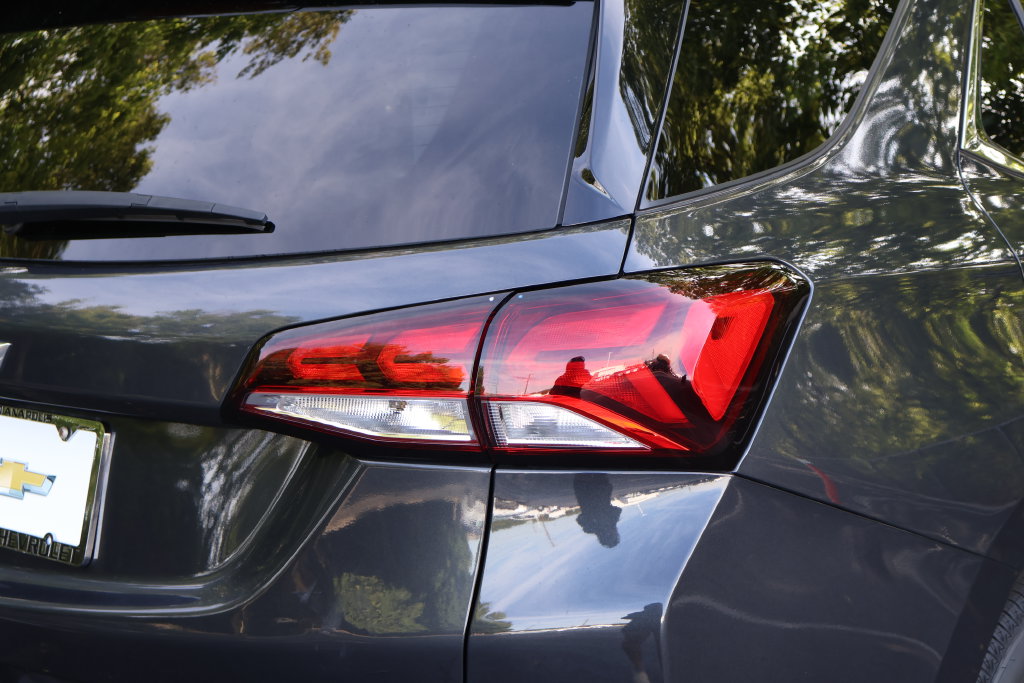 Thumbnail: 2022 Chevrolet Equinox - 9