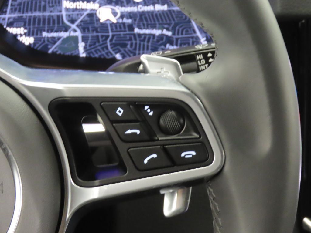 Thumbnail: 2023 Porsche Cayenne - 21