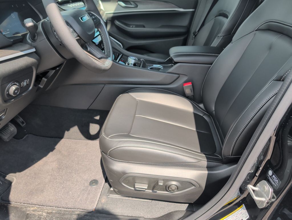 2026 Jeep Grand Cherokee Limited - 11