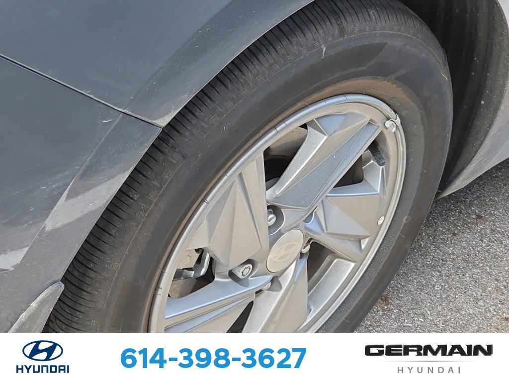 Used 2025 Gray Hyundai SE image 13