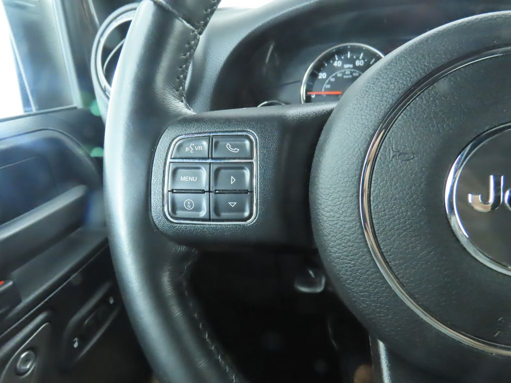 Thumbnail: 2017 Jeep Wrangler - 11