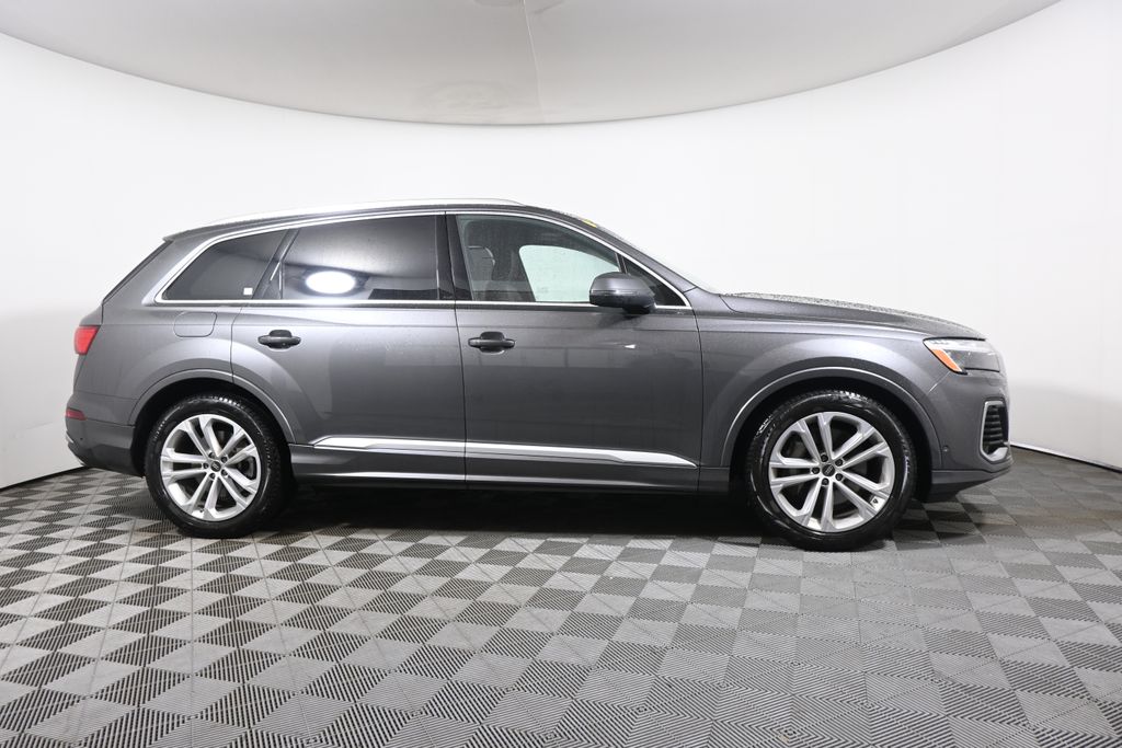 Thumbnail: 2025 Audi Q7 - 8