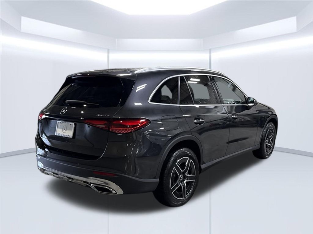 Thumbnail: 2027 Mercedes-Benz GLC - 3