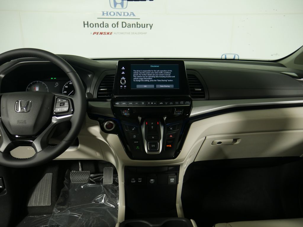 2025 Honda Odyssey Touring 17