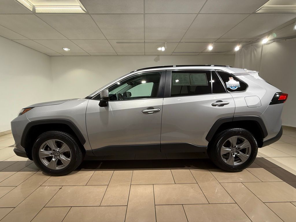 2024 Toyota RAV4 XLE 2