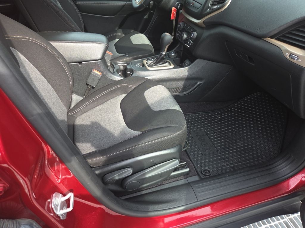 Used 2017 Red Jeep Sport image 11