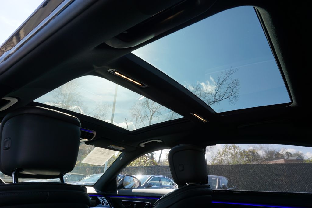 Thumbnail: 2022 Mercedes-Benz S-Class - 16