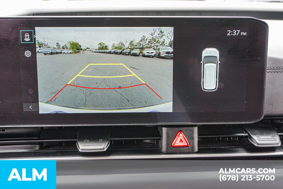 Used 2025 White Kia LXS image 42