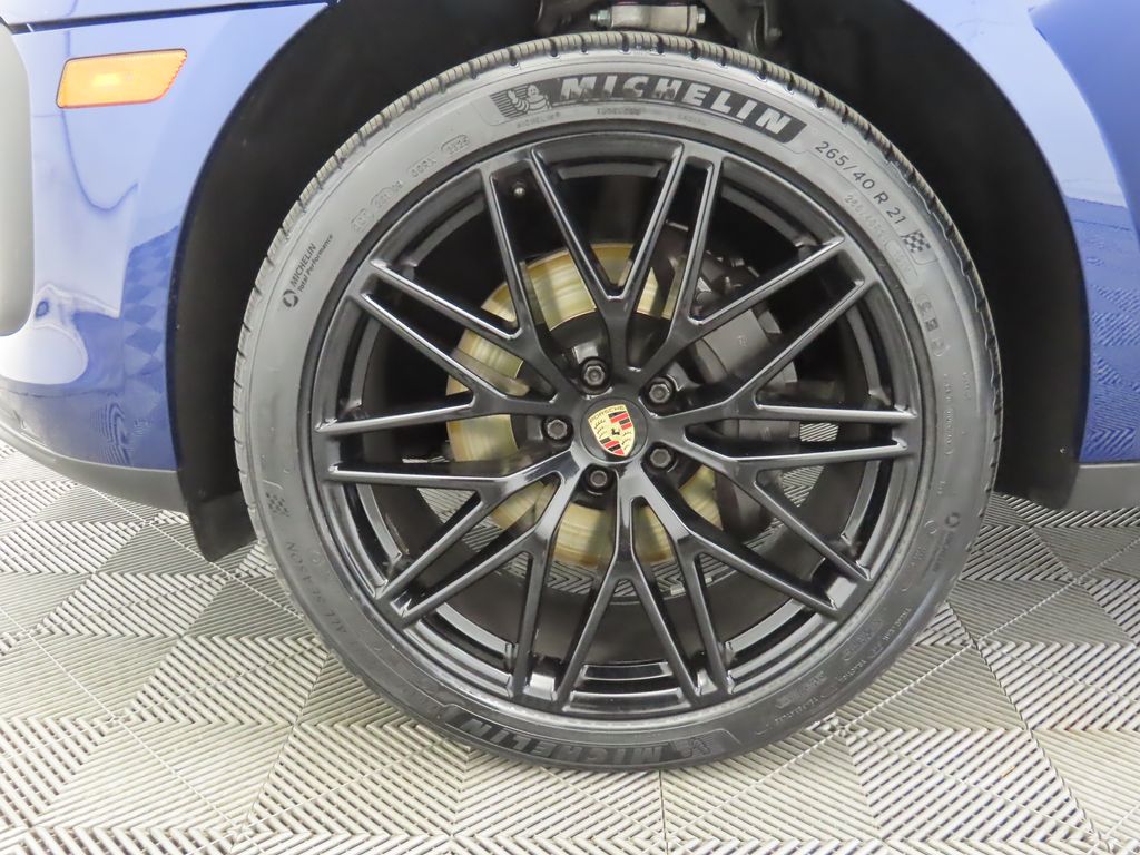 Thumbnail: 2022 Porsche Macan - 29