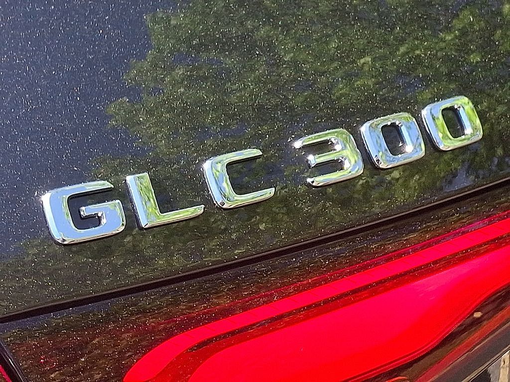 Thumbnail: 2025 Mercedes-Benz GLC - 22