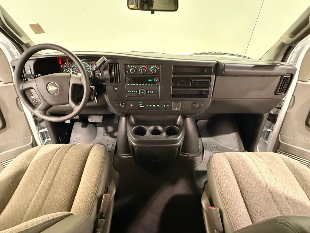 2024 Chevrolet Express 3500 LT