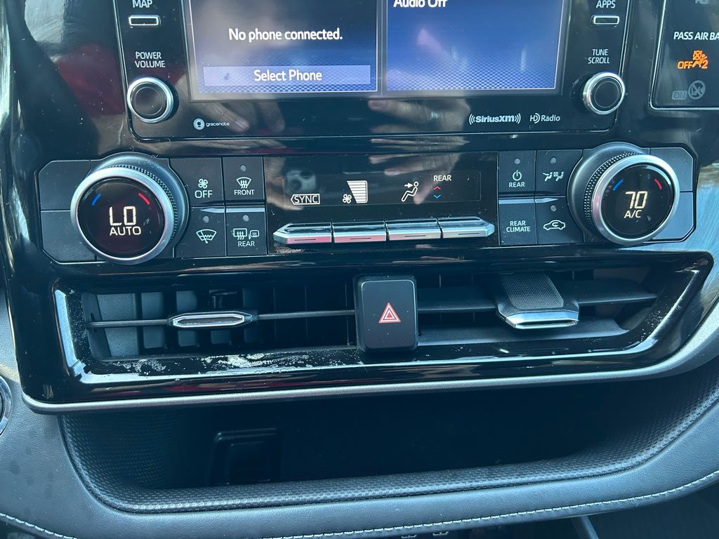 Thumbnail: 2022 Toyota Highlander - 26