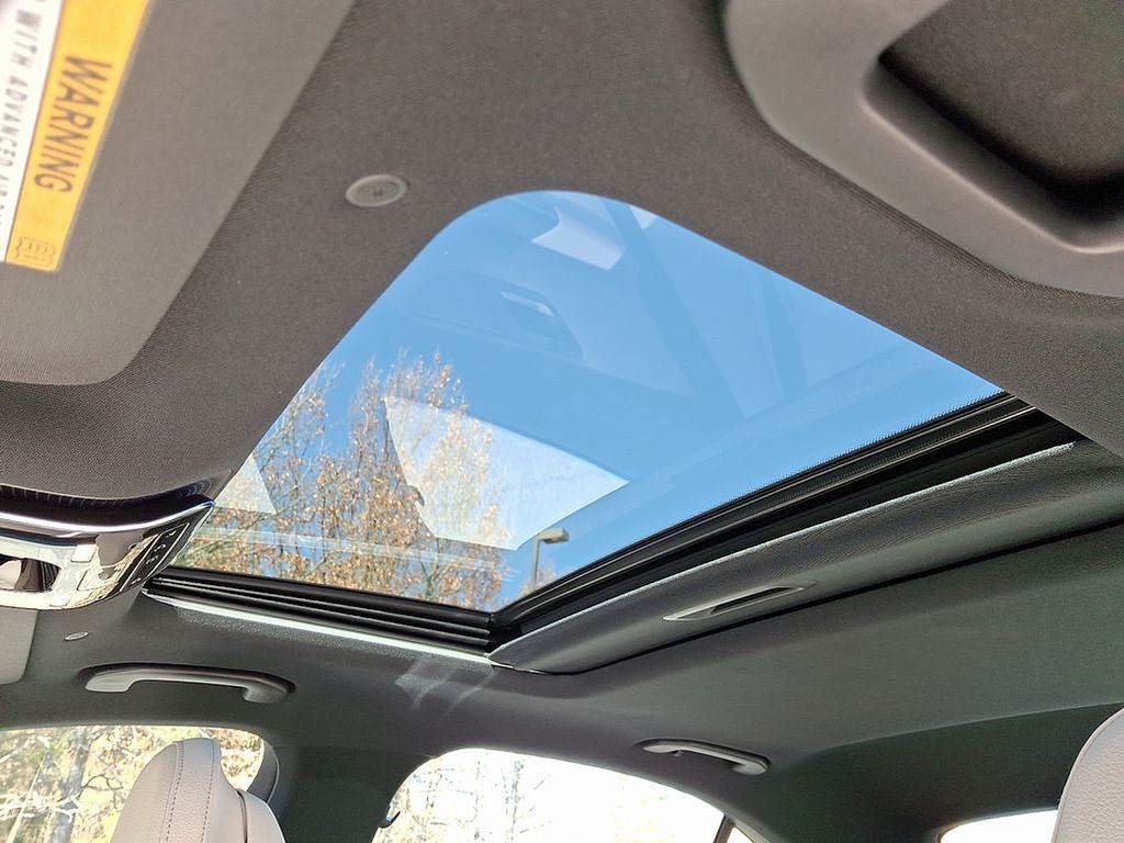 Thumbnail: 2025 Mercedes-Benz C-Class - 10